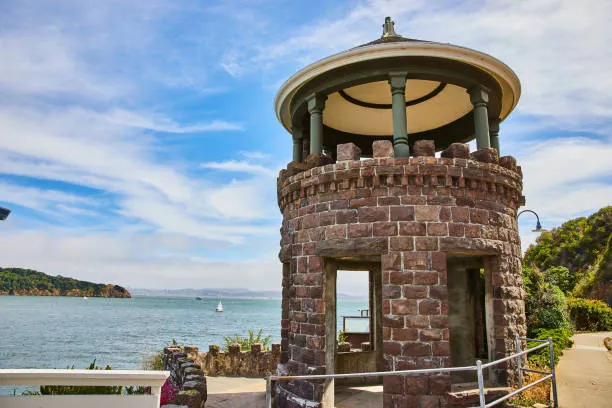 Laundry service for families in Tiburon